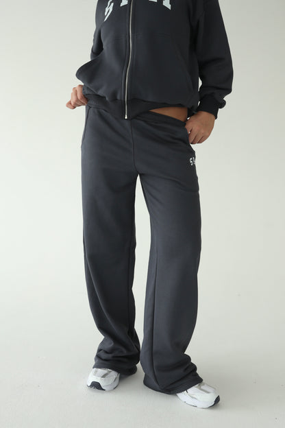 ნაცრისფერი სწორი სპორტული შარვალი