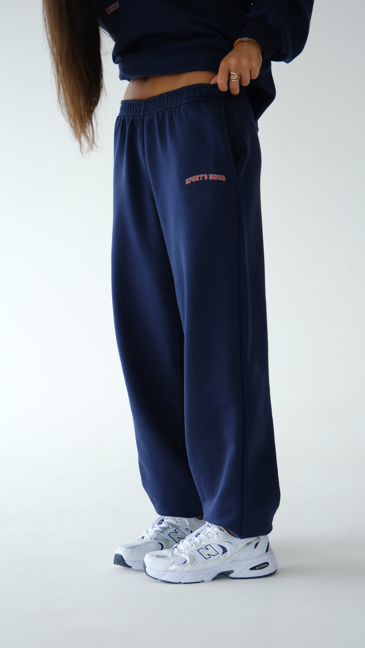 Navy blue sweatpants with rubber bottom