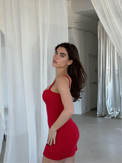 წითელი ბამბის კაბა