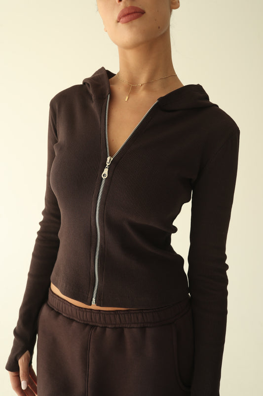 ყავისფერი ბამბის ჟაკეტი