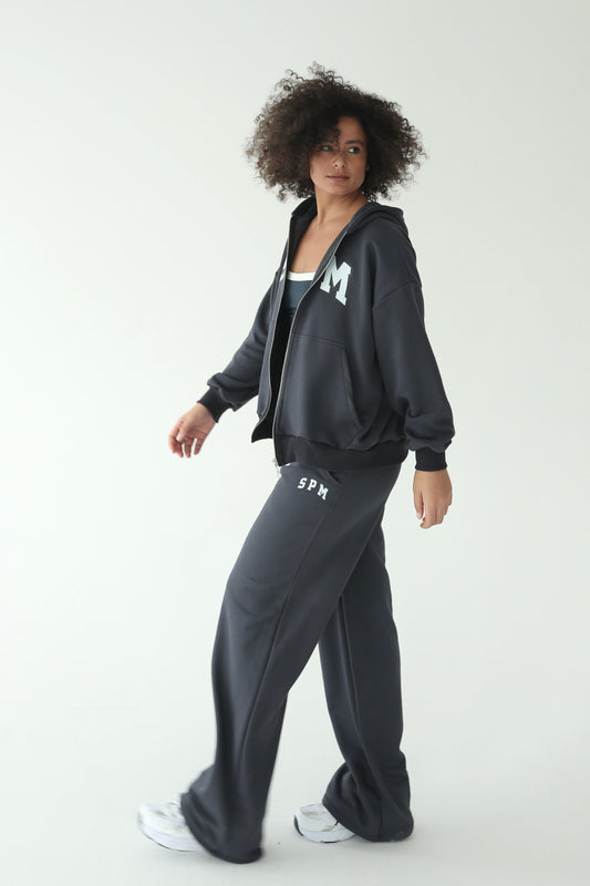 ნაცრისფერი სწორი სპორტული შარვალი