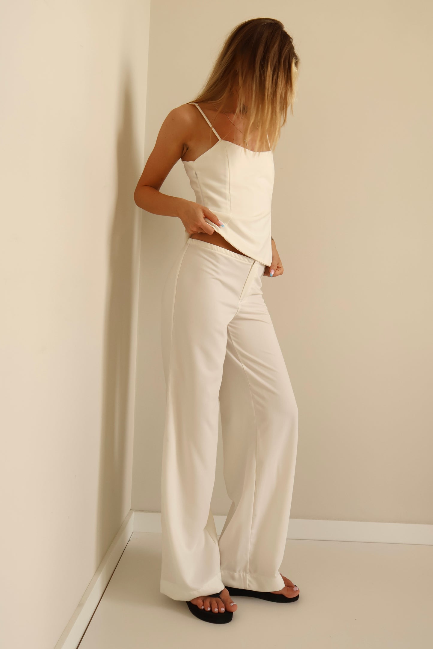 White relaxed Mid-Rise Trousers
