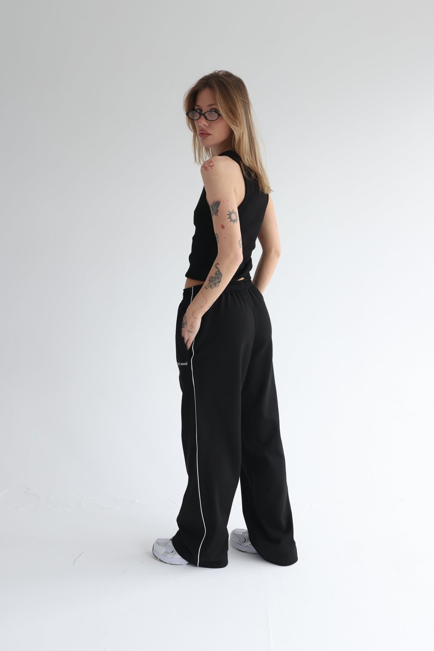 Black straight line sweatpants