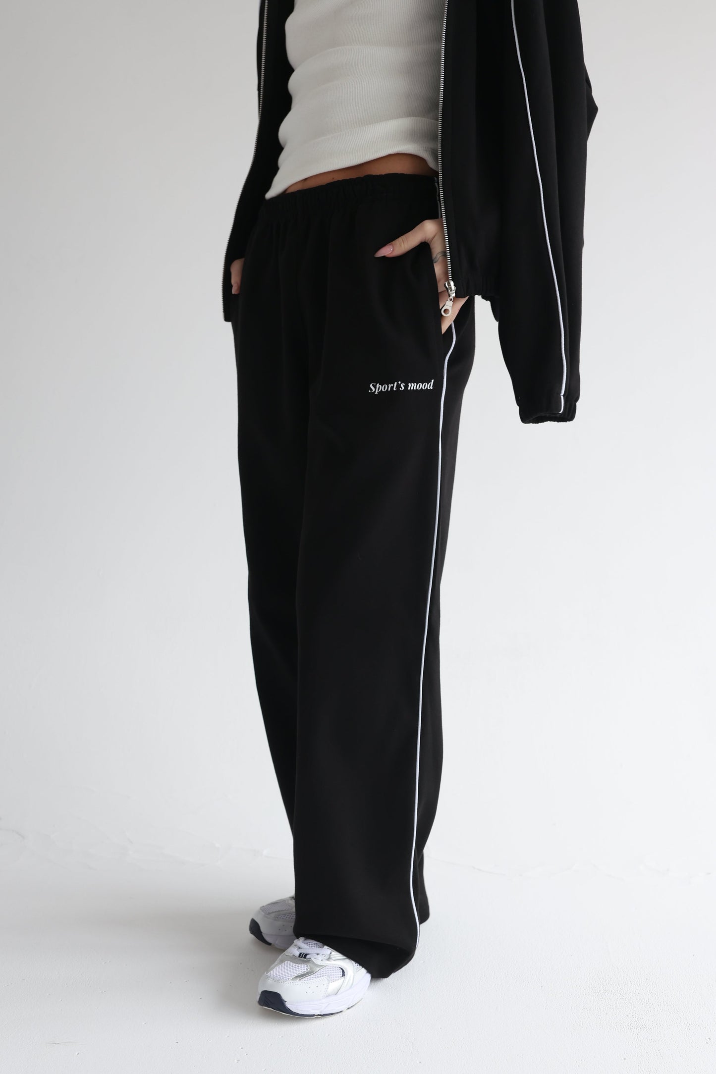 Black straight line sweatpants