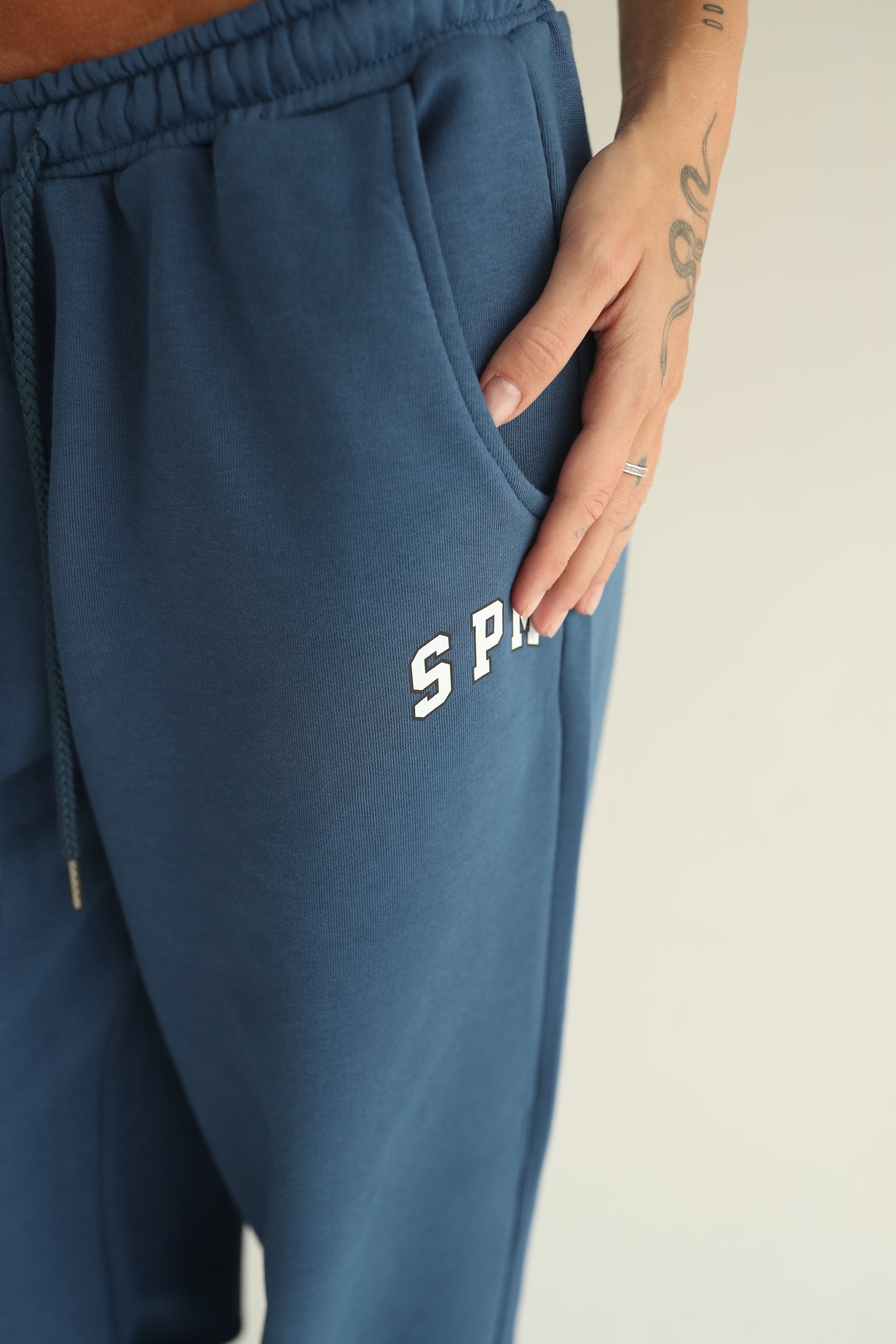 Midnight blue straight sweatpants