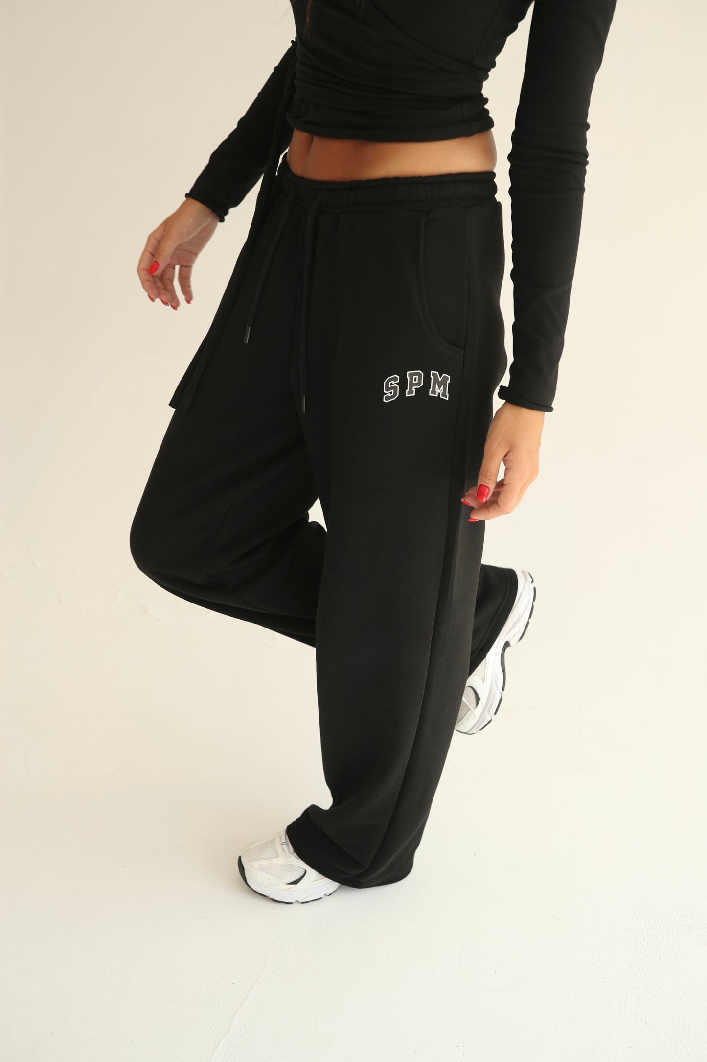Black straight sweatpants