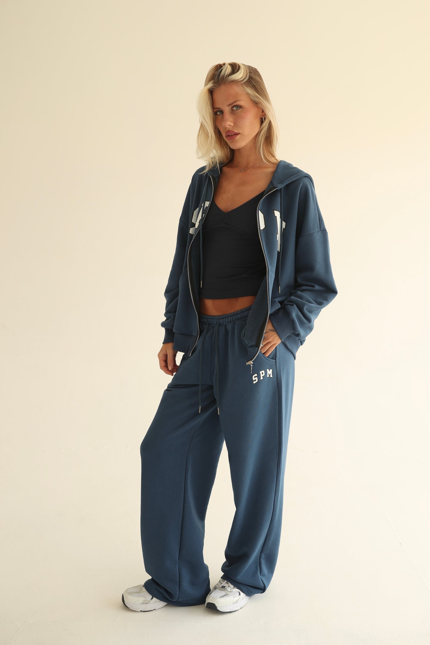 Midnight blue straight sweatpants