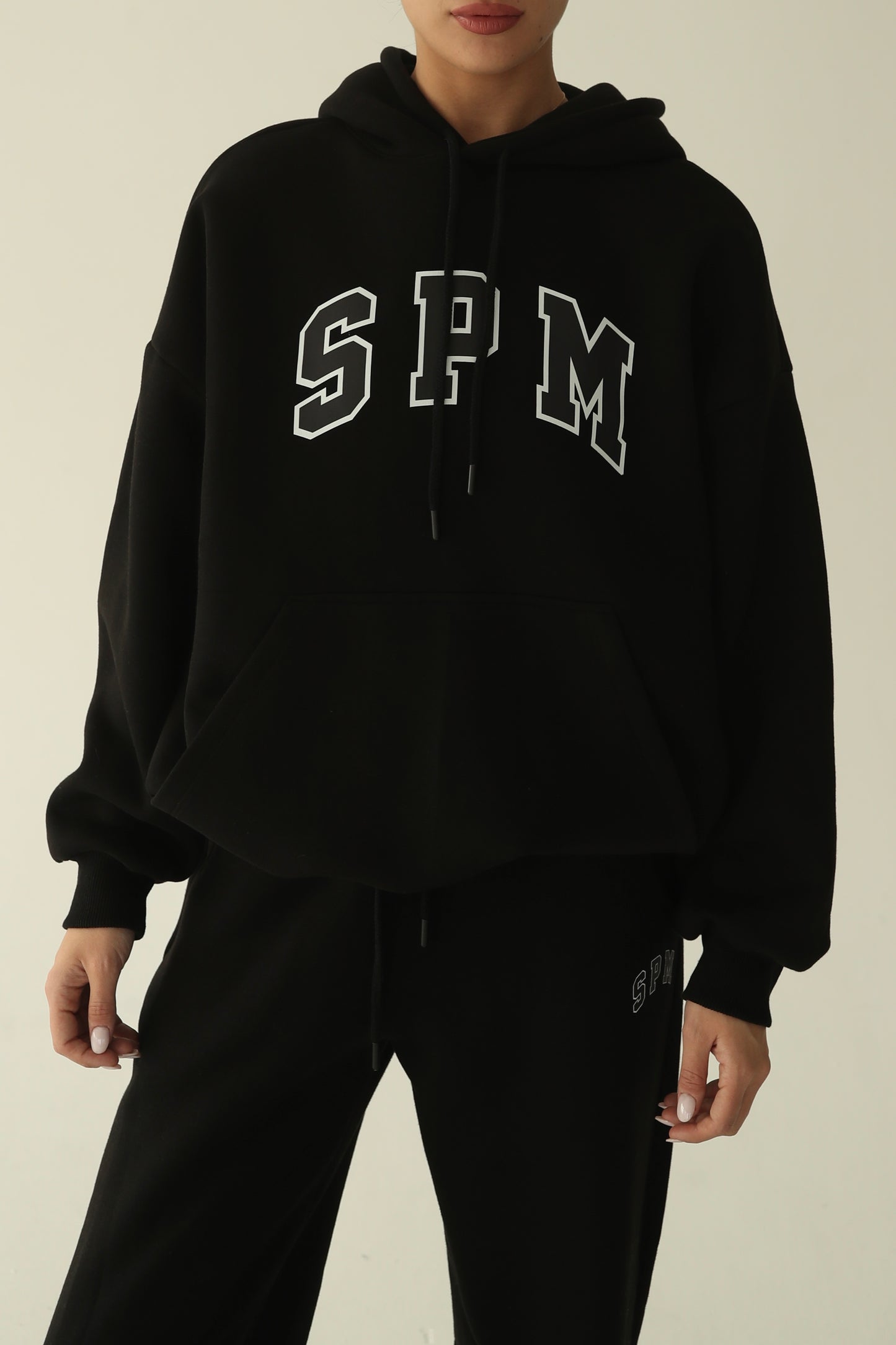Black warm oversize hoodie