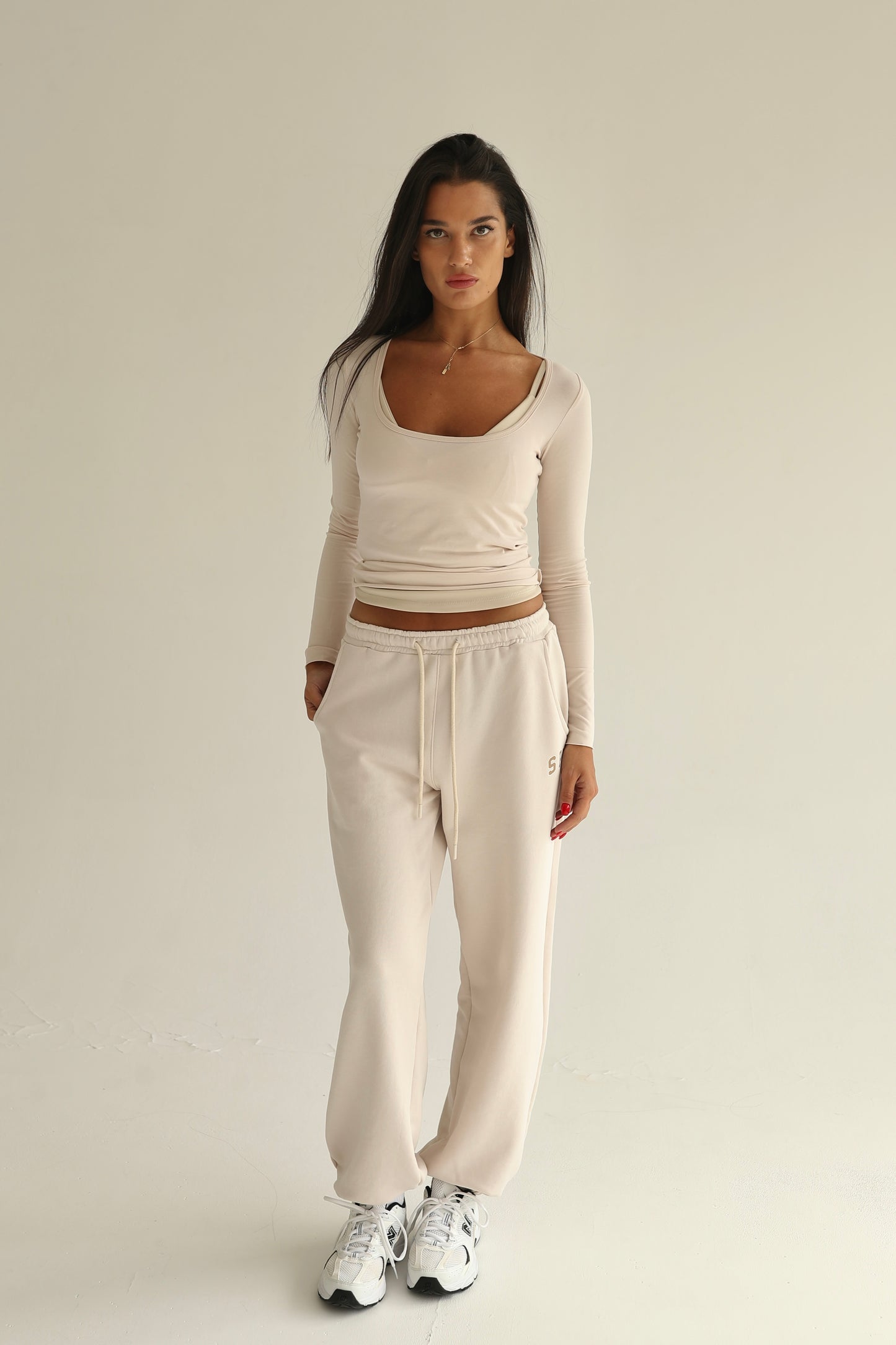 Vanilla cream sweatpants with rubber bottom